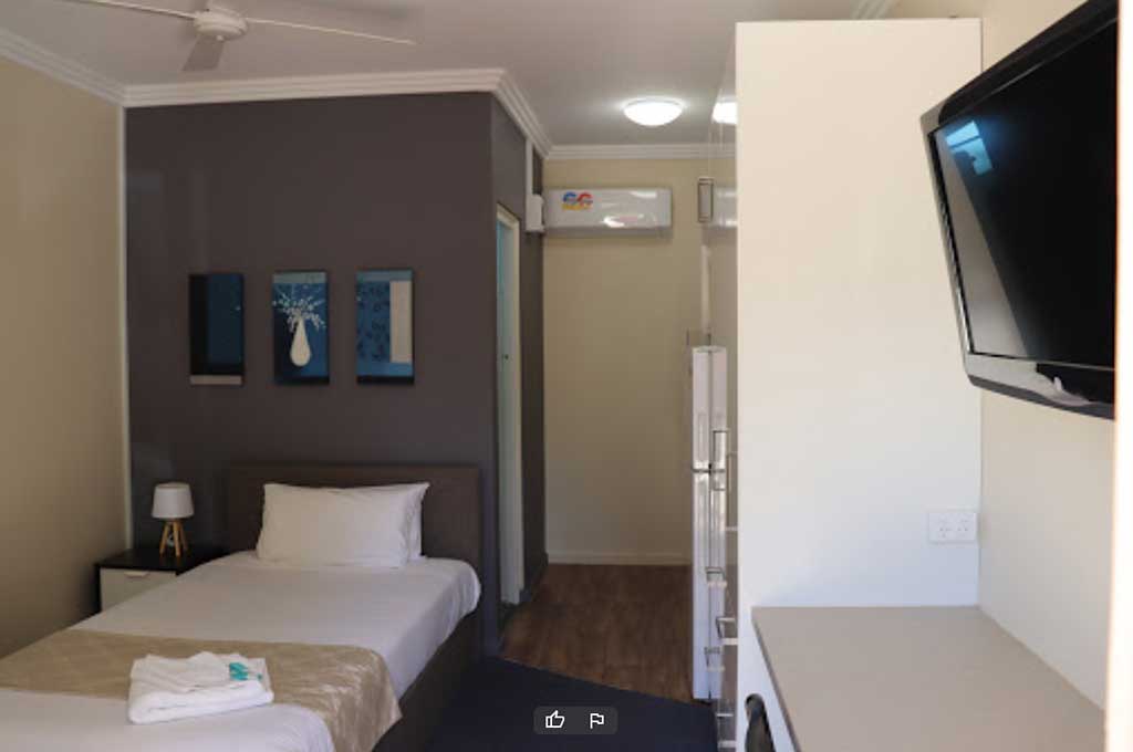 Pacific Motel Gallery 03